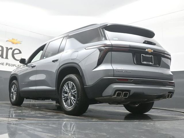 Used 2025 Chevrolet Traverse LT image 5