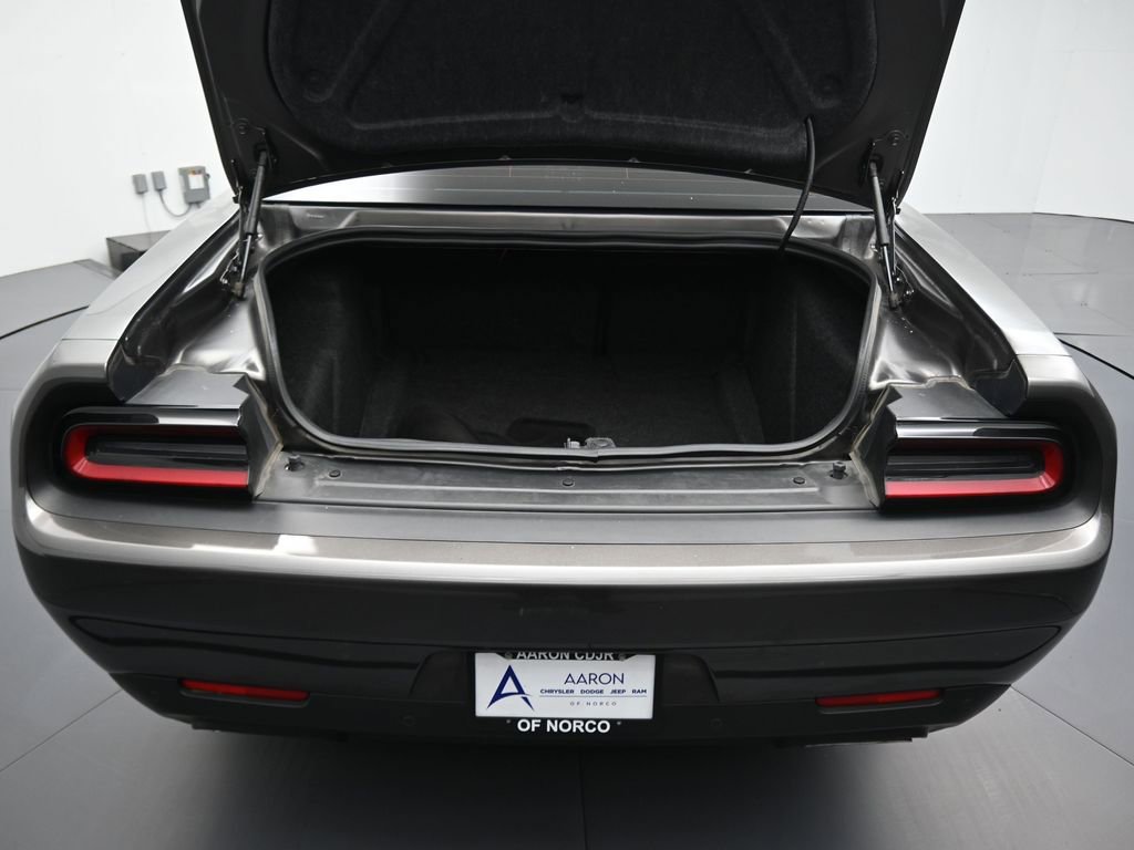 Used 2022 Dodge Challenger R/T w/ Performance Handling Group image 12