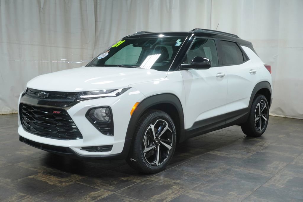 Used 2021 Chevrolet TrailBlazer RS w/ Convenience Package FWD image 2