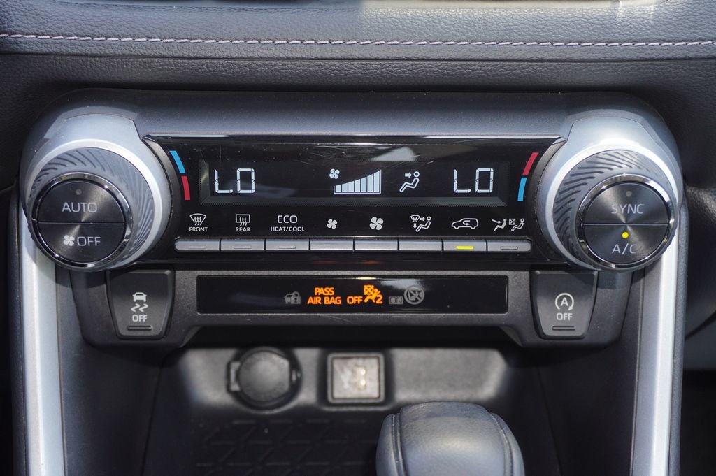 Used 2025 Toyota RAV4 XLE FWD image 14
