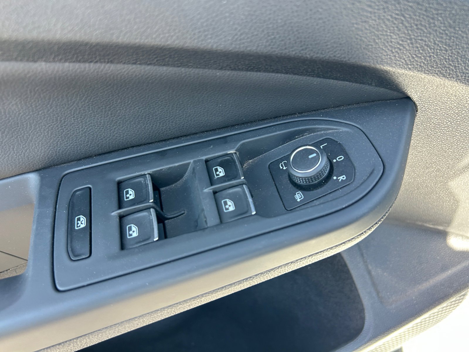 Used 2024 Volkswagen GTI SE FWD image 13