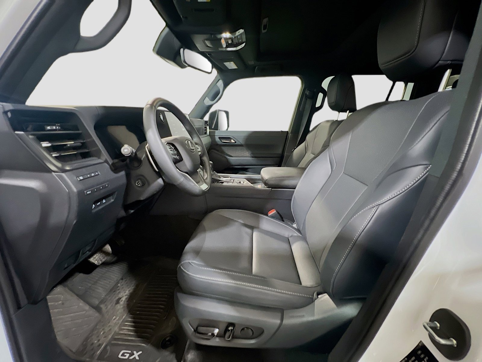 Used 2025 Lexus GX 550 550 Premium+ w/ Accessory Package (2T) image 14