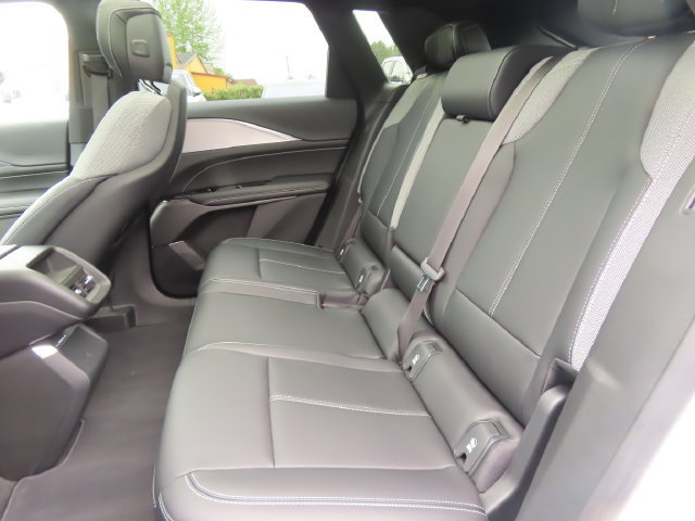 Certified 2024 Cadillac Lyriq Tech AWD/4WD image 40