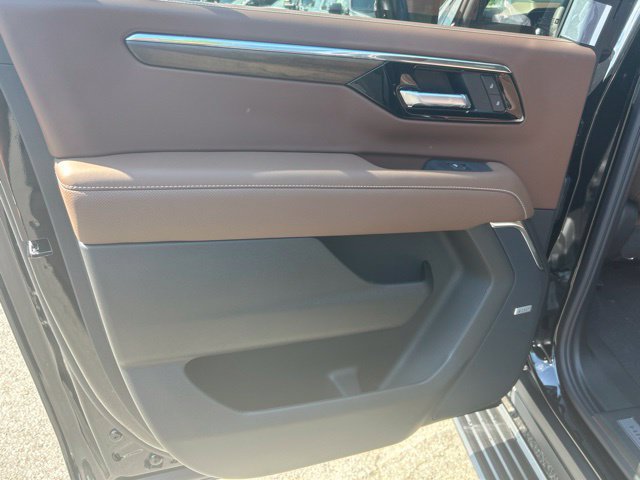 New 2026 Chevrolet Suburban High Country AWD/4WD image 17