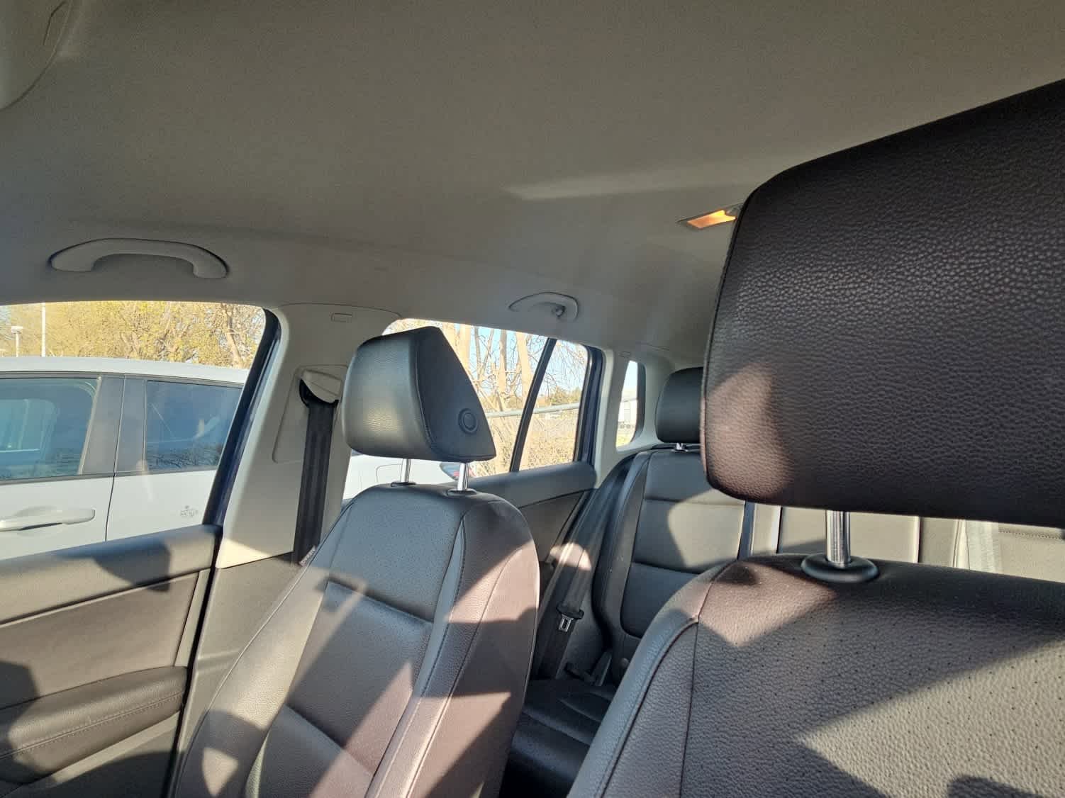 Used 2016 Volkswagen Tiguan S image 6