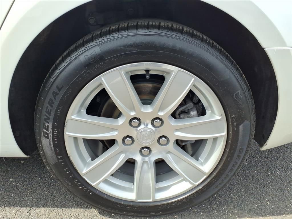 Used 2010 Buick LaCrosse CXL image 16