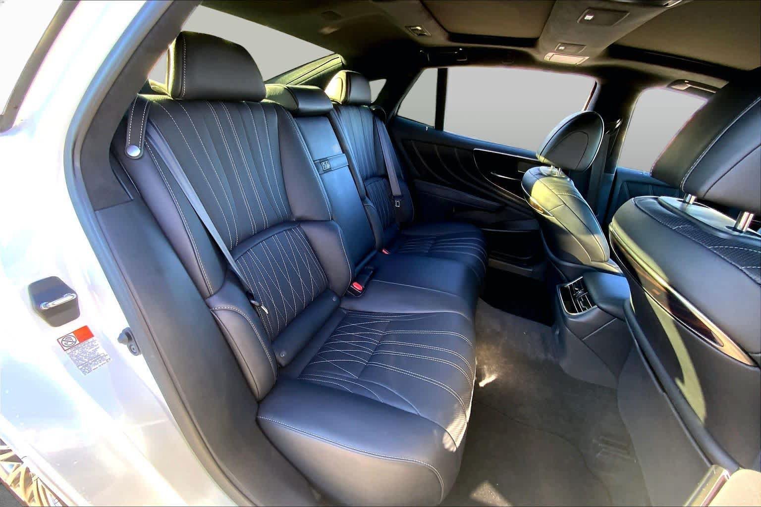 Used 2024 Lexus LS 500 w/ Interior Upgrade Package RWD image 18