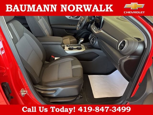 New 2025 Chevrolet Blazer LT w/ Convenience Package AWD/4WD image 42