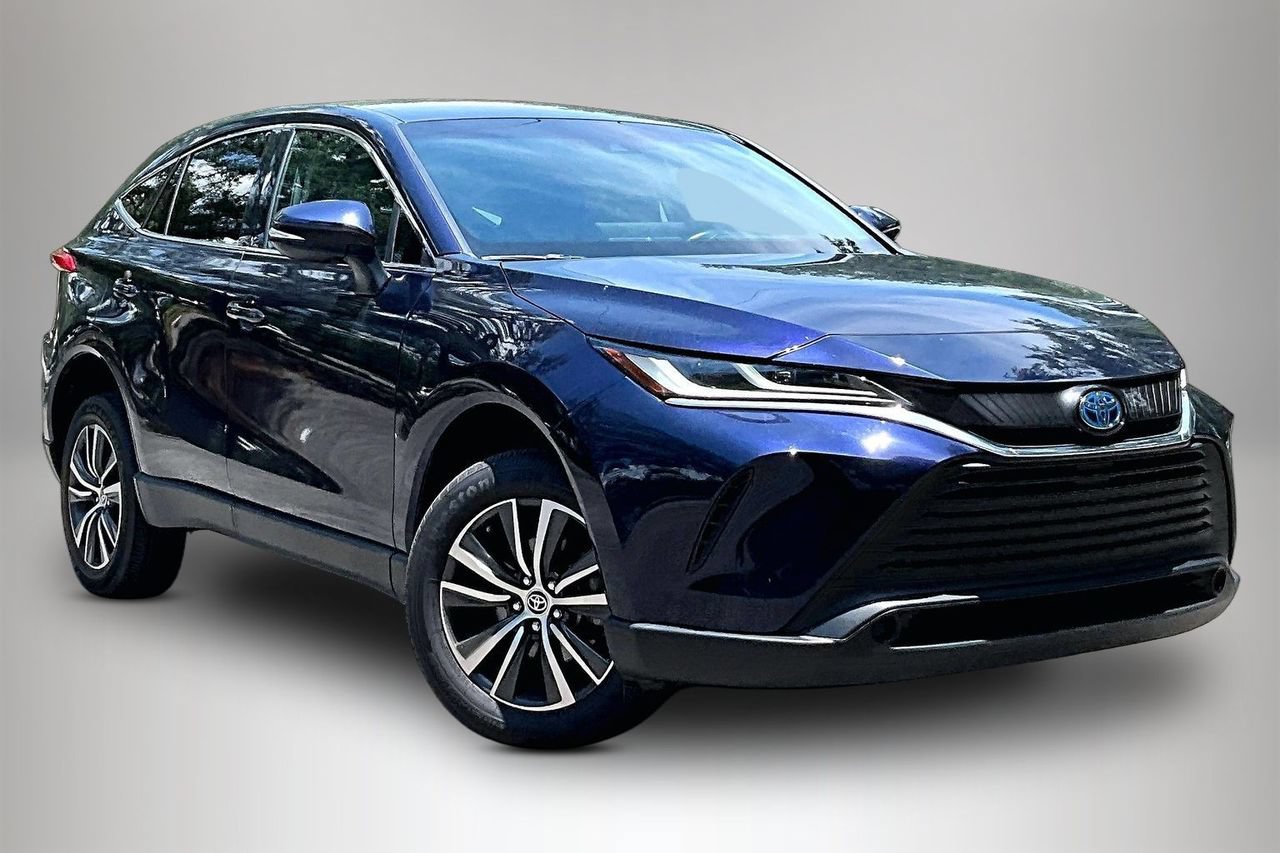 Used 2024 Toyota Venza LE AWD/4WD image 2