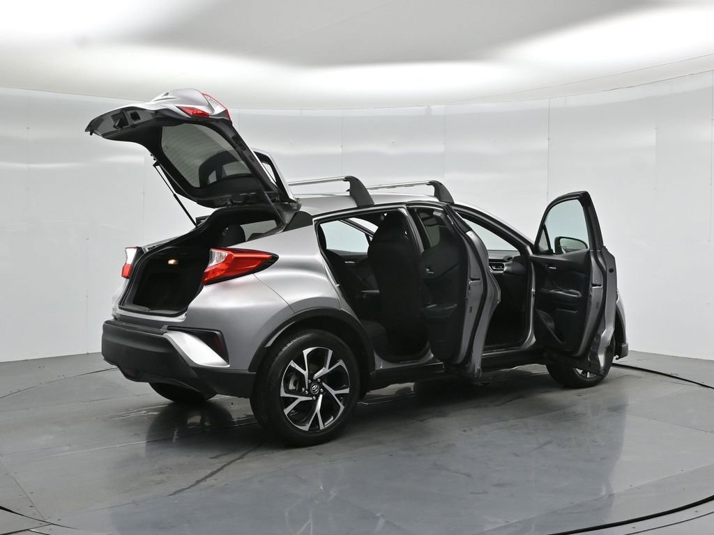 Used 2018 Toyota C-HR XLE image 5