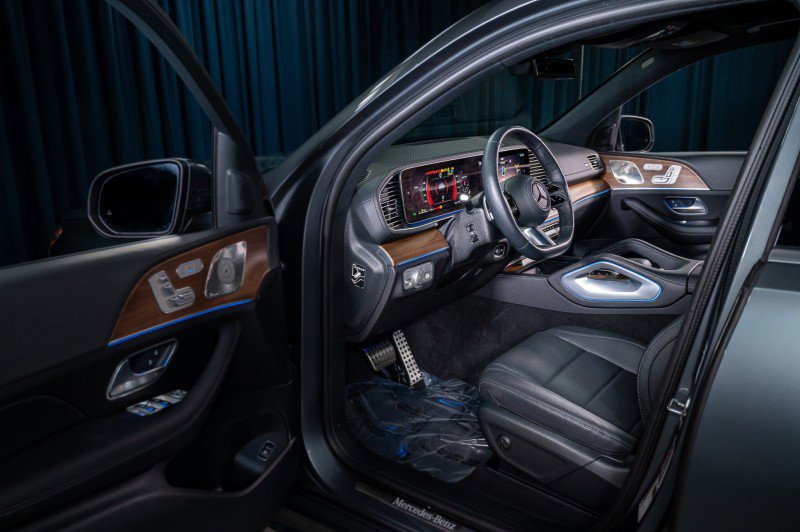 Certified 2025 Mercedes-Benz GLS 450 4MATIC image 11