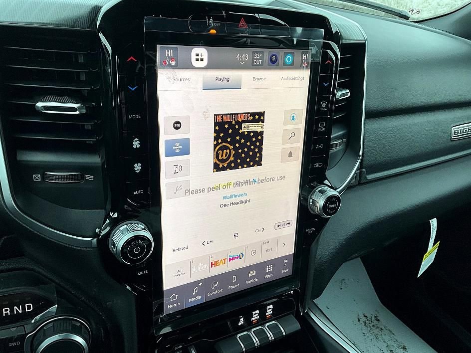 New 2026 RAM 1500 4x4 Crew Cab image 21