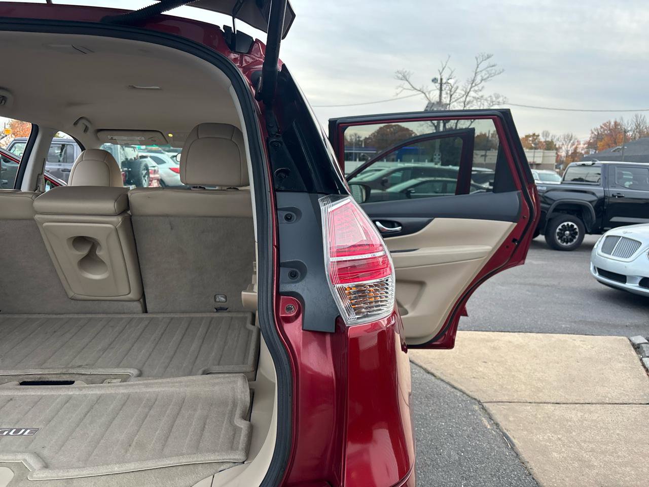 Used 2015 Nissan Rogue SL image 23