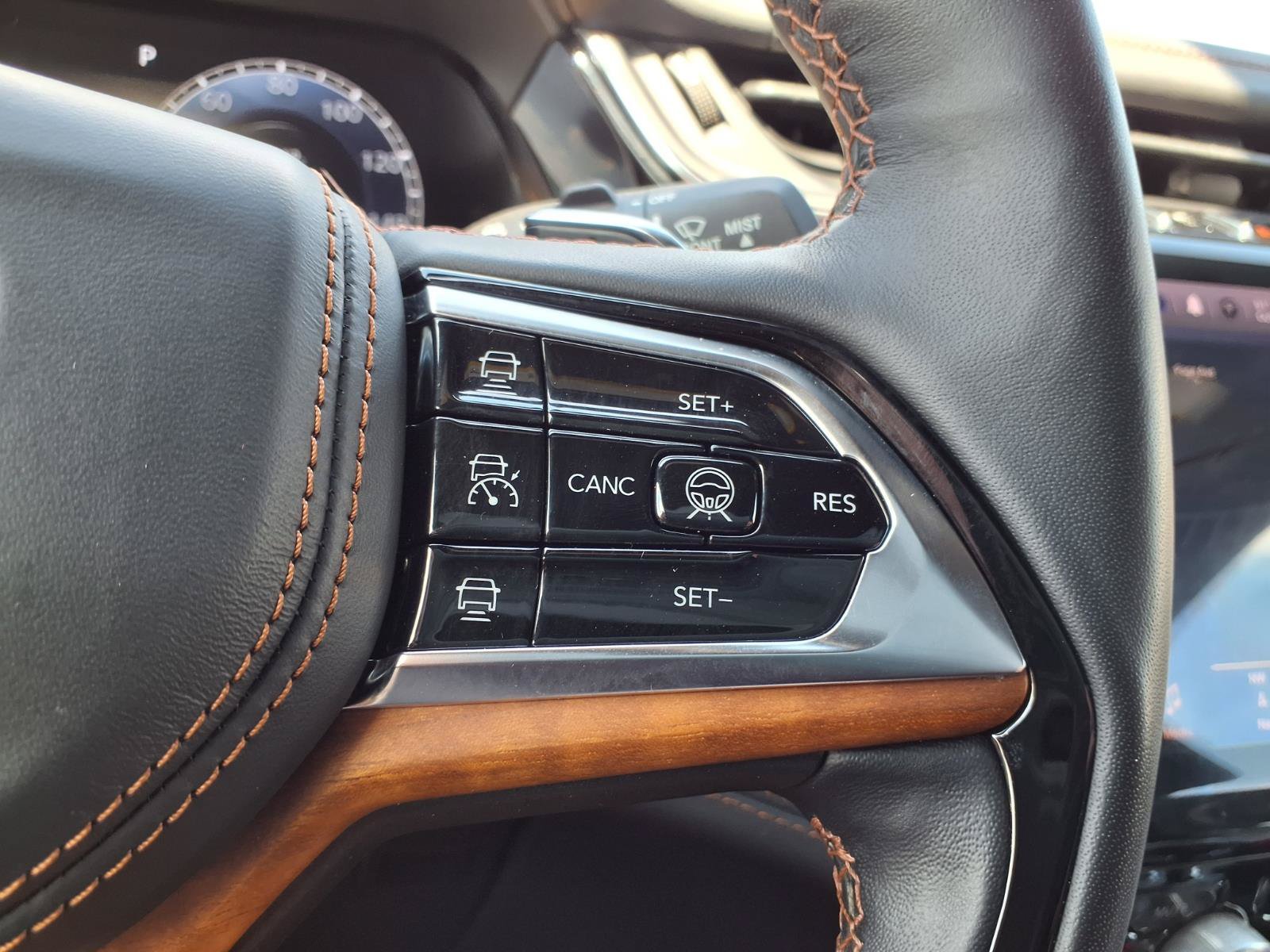 Used 2023 Jeep Grand Cherokee L Summit AWD/4WD image 16