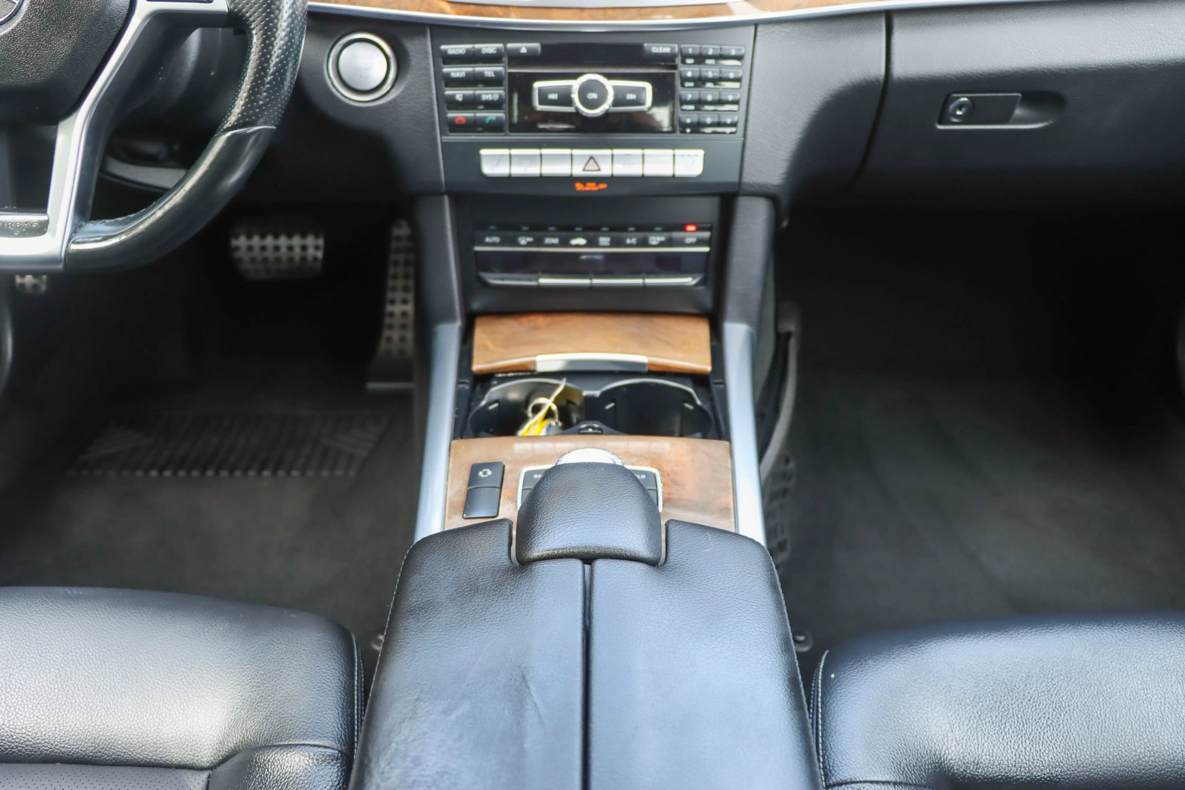 Used 2015 Mercedes-Benz E 350 4MATIC Sedan w/ Premium 1 Package image 27
