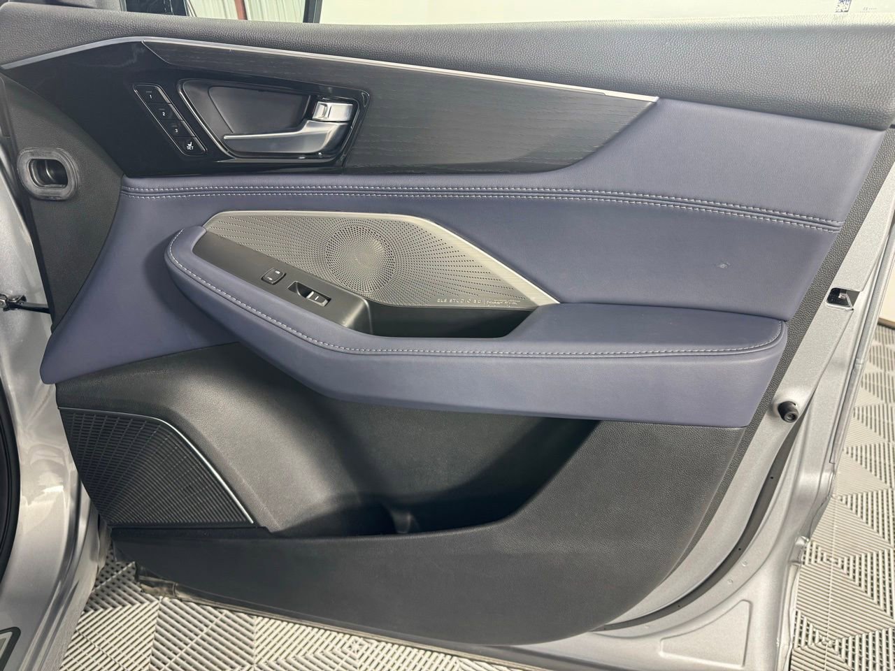 Used 2023 Acura MDX Type S image 32