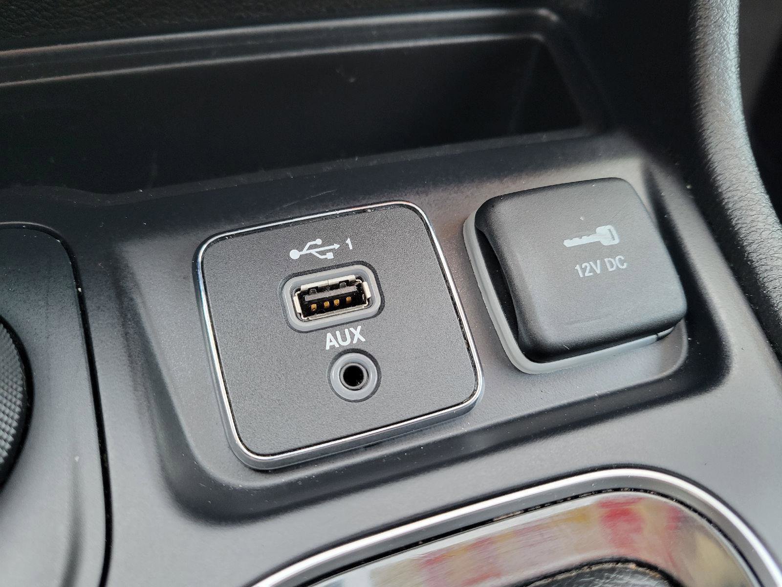 Used 2019 Jeep Cherokee Limited image 21