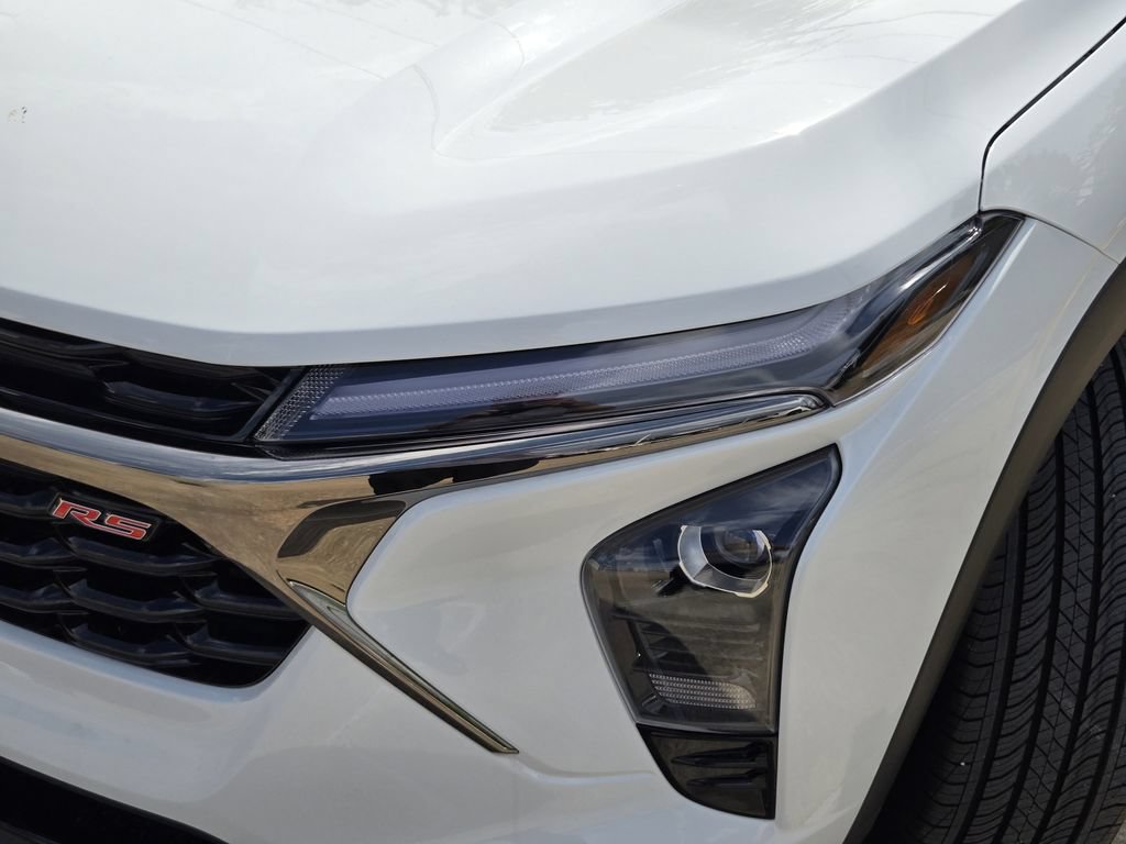 New 2026 Chevrolet Trax RS w/ Sunroof Package FWD image 11