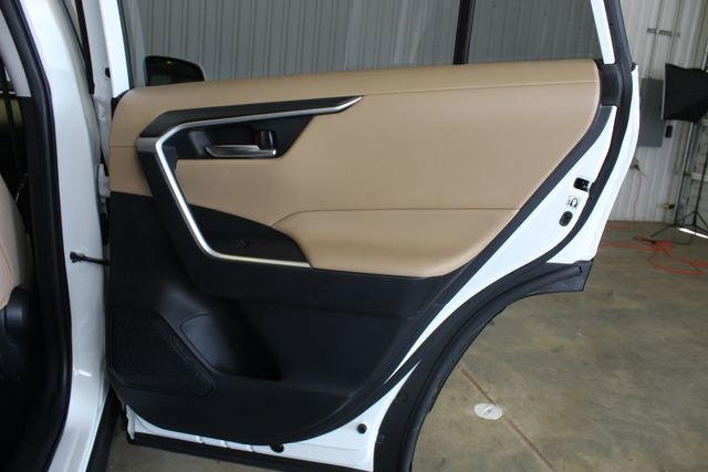 Used 2019 Toyota RAV4 XLE FWD image 21
