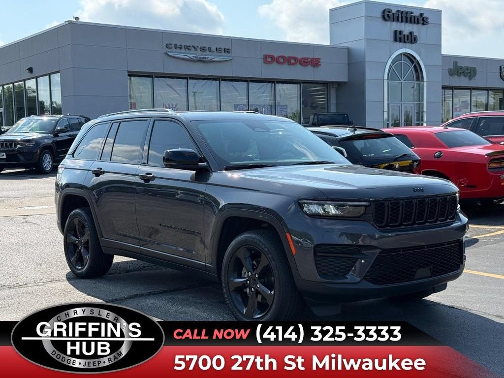 Used 2023 Jeep Grand Cherokee Altitude