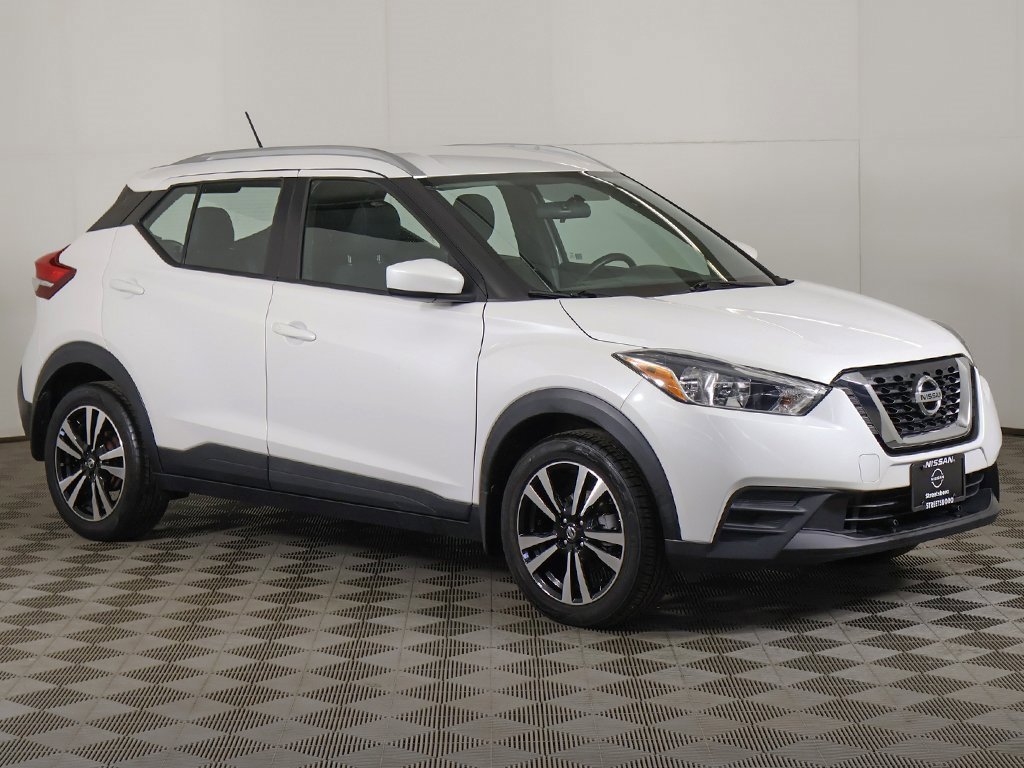 Used 2019 Nissan Kicks SV image 2
