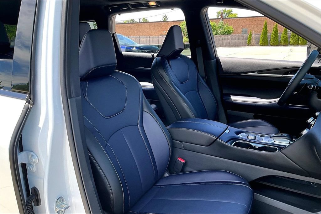 Certified 2026 INFINITI QX60 Sport w/ Dark Cargo Package AWD/4WD image 28