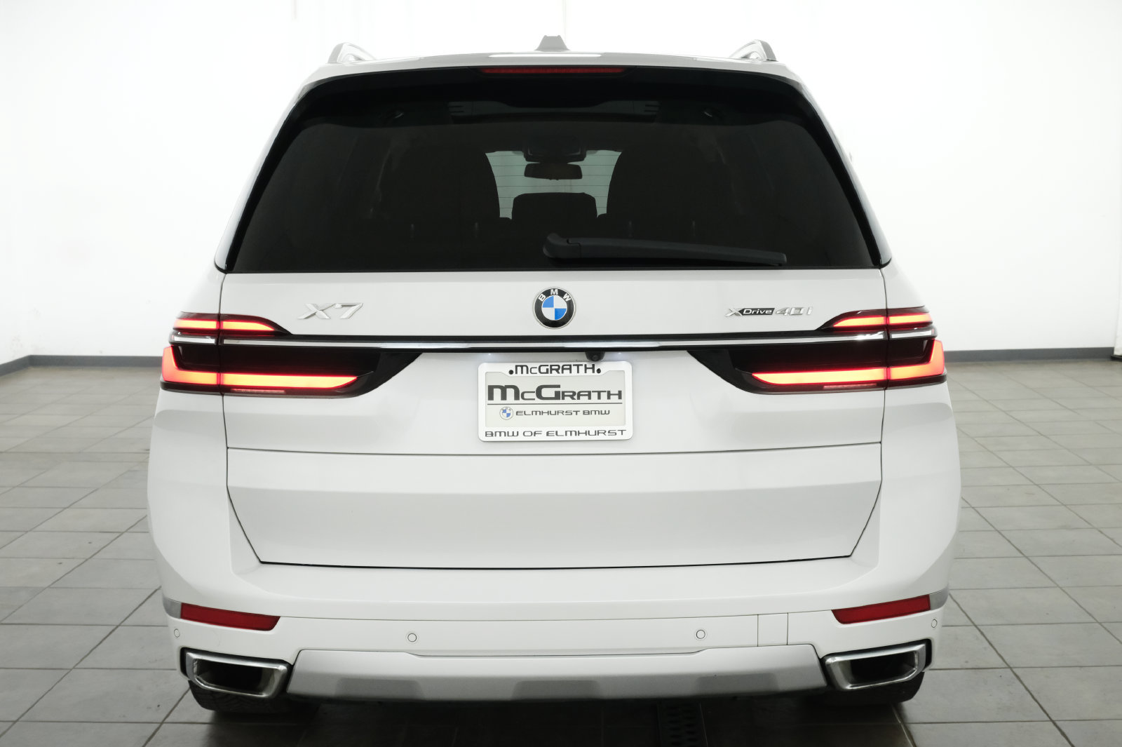 Used 2024 BMW X7 xDrive40i w/ Premium Package AWD/4WD image 5