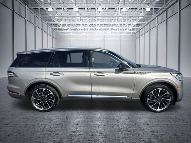 Used 2023 Lincoln Aviator Reserve w/ Equipment Group 201A AWD/4WD image 6