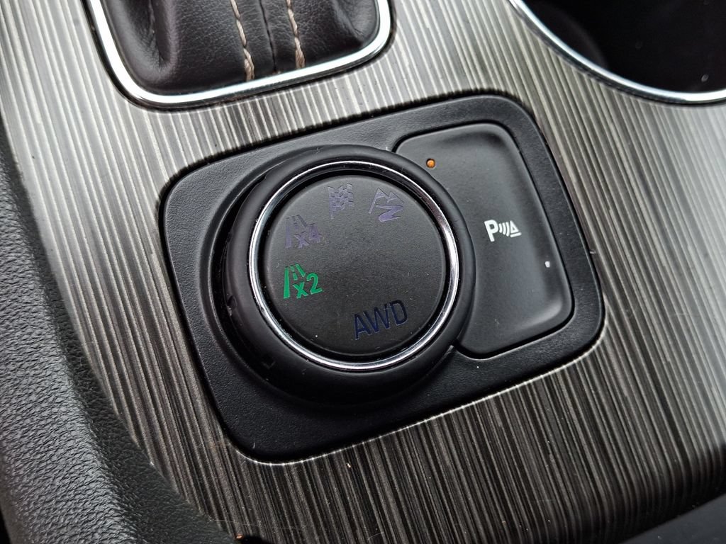 Used 2019 GMC Acadia SLT AWD/4WD image 25