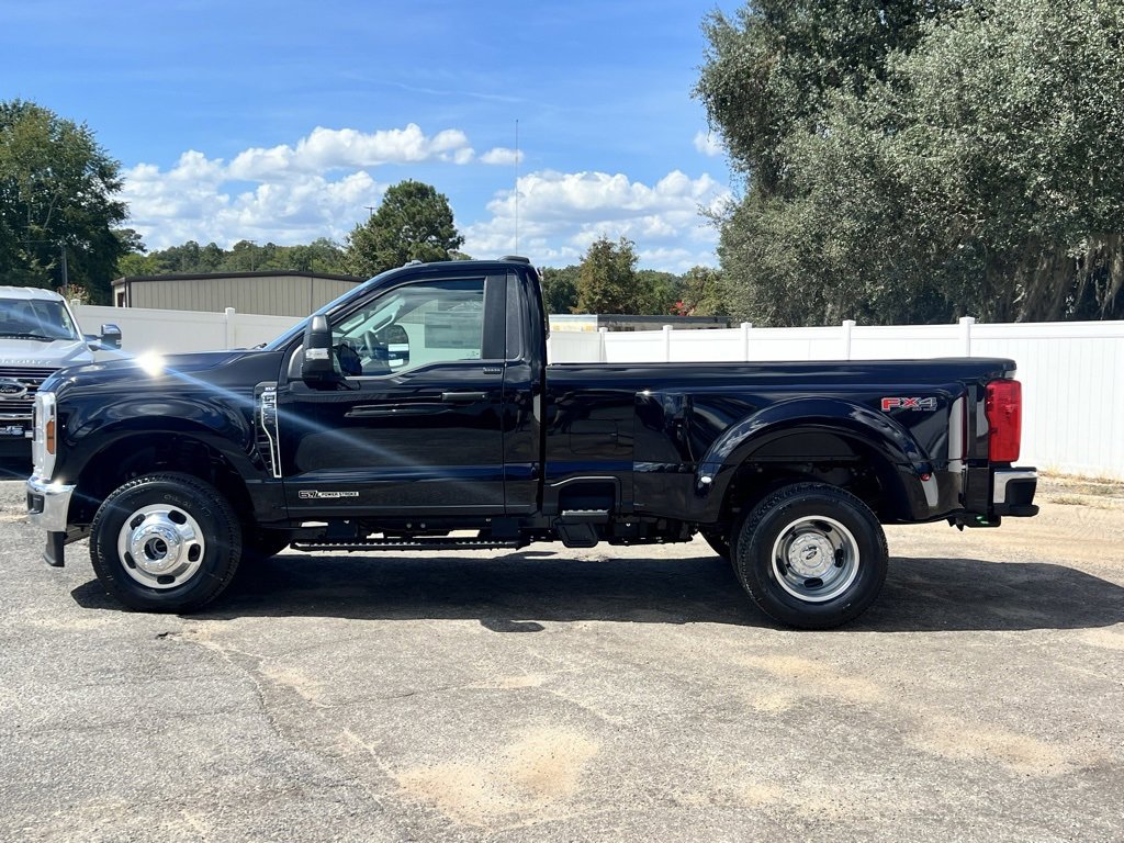 New 2026 Ford F350 XLT image 2