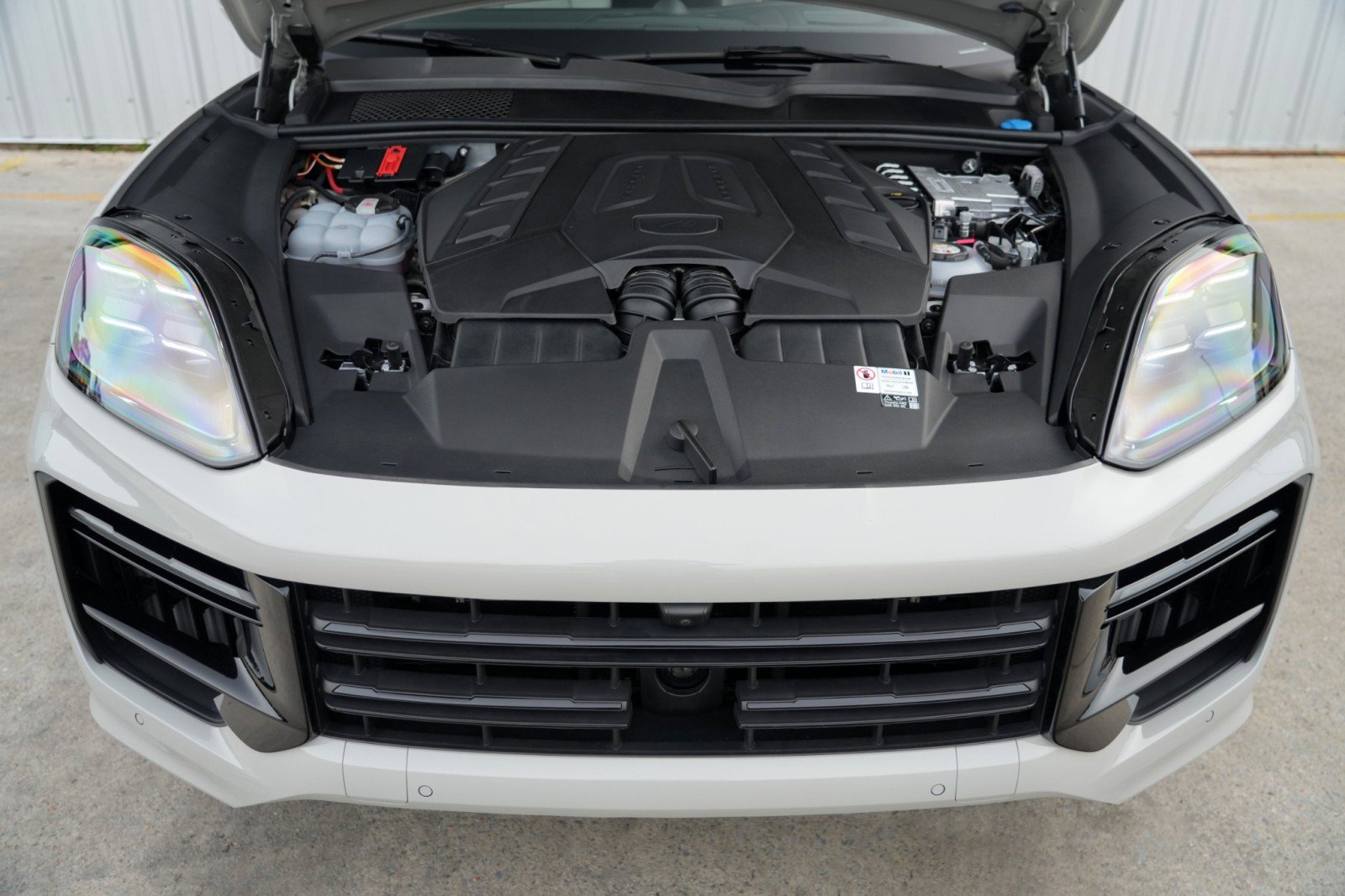 Used 2024 Porsche Cayenne Turbo image 8