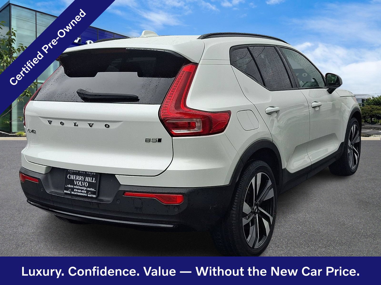 Certified 2024 Volvo XC40 B5 Plus w/ Protection Package Premier AWD/4WD image 7