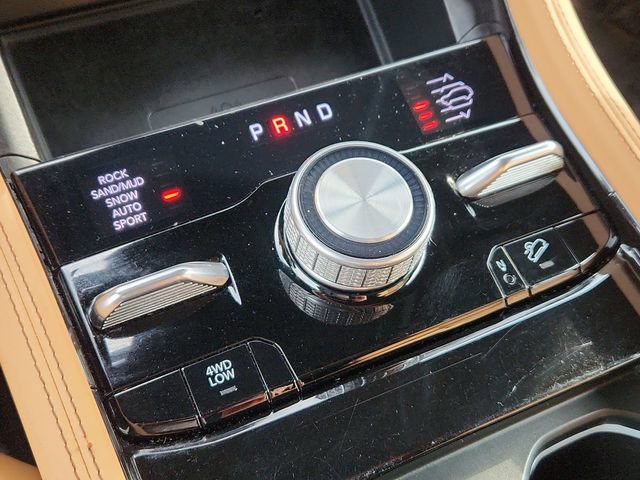Used 2025 Jeep Grand Cherokee Summit AWD/4WD image 46