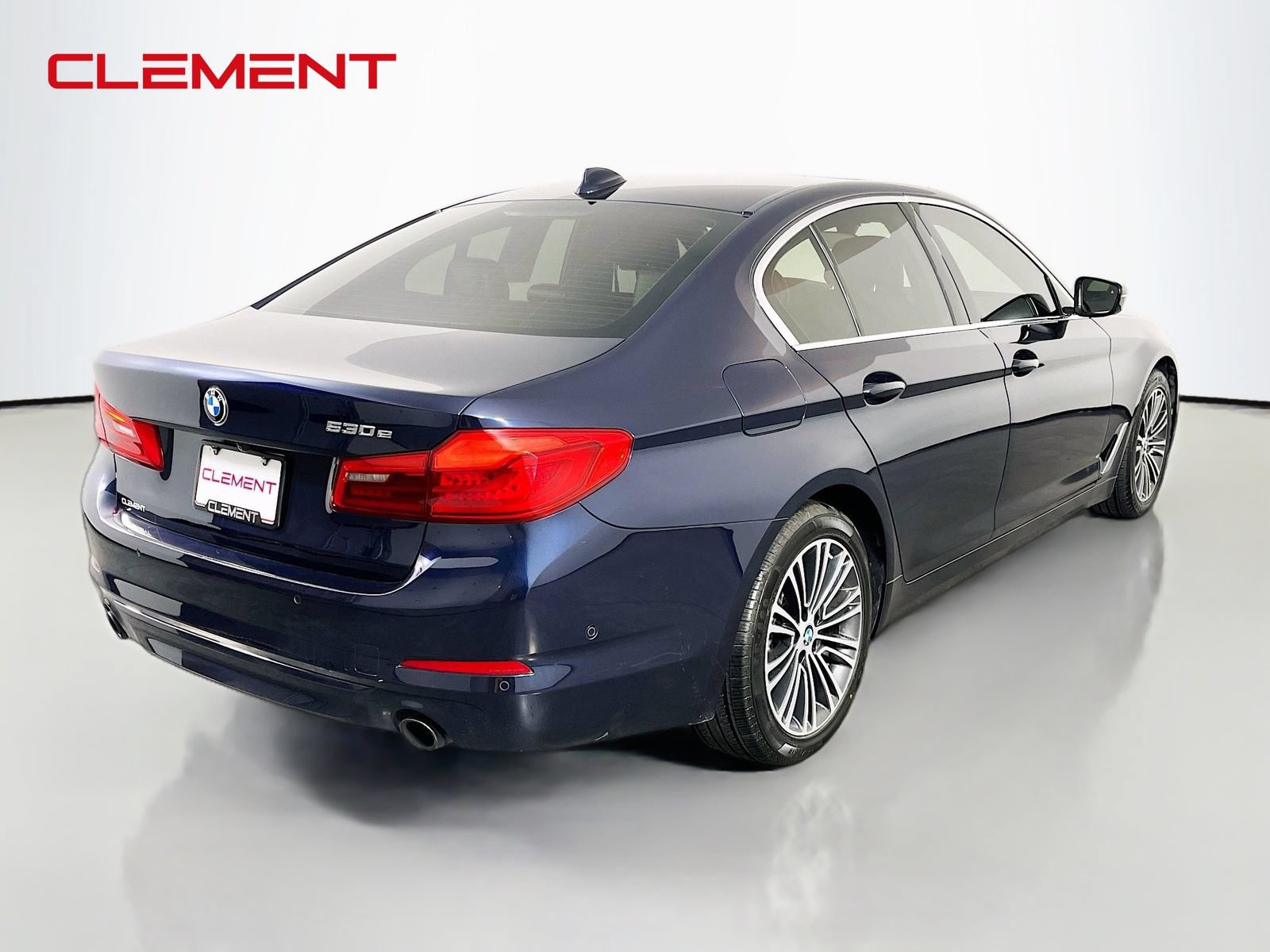 Used 2020 BMW 530e xDrive w/ Premium Package AWD/4WD image 7