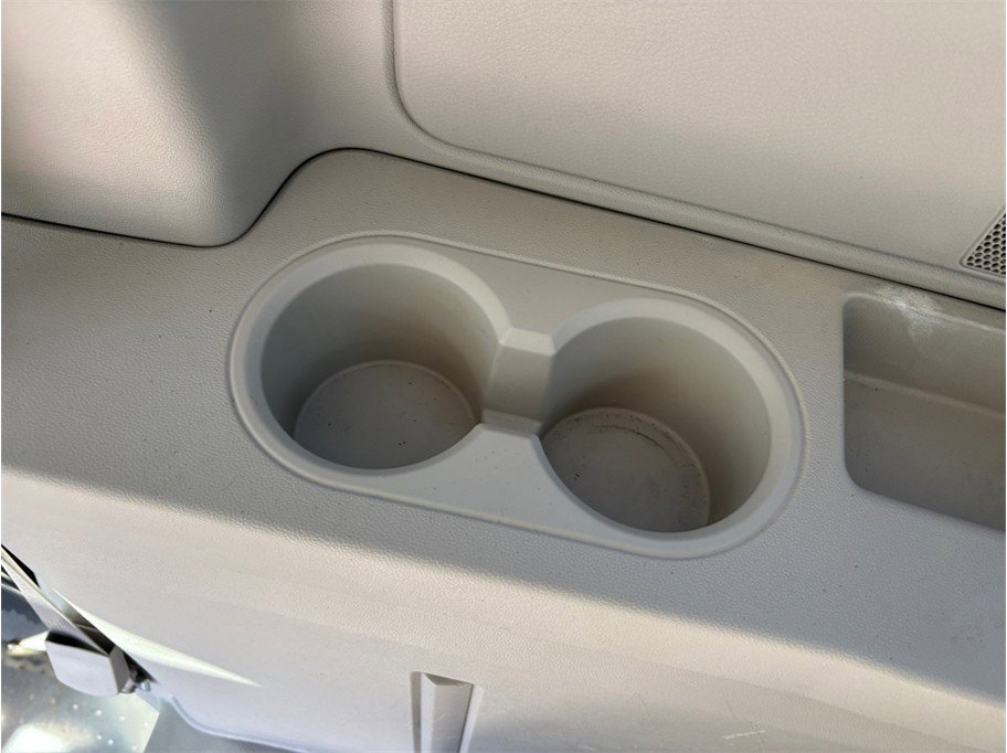 Used 2010 Chrysler Town & Country Limited image 37