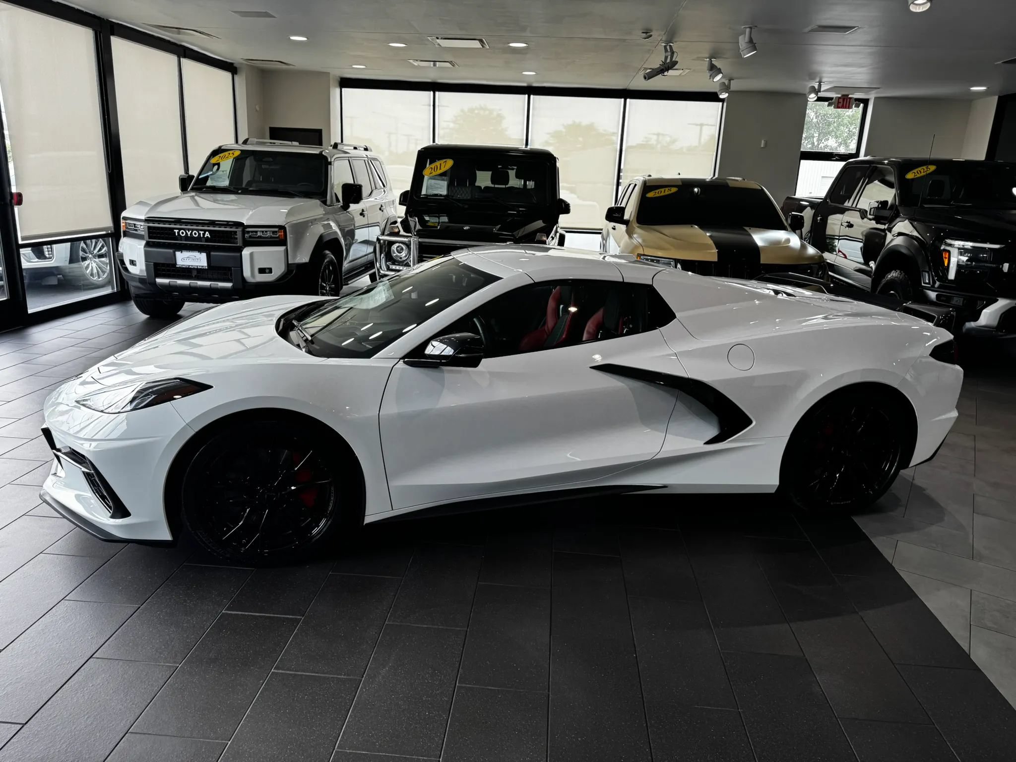 Used 2023 Chevrolet Corvette Stingray Premium Conv w/ Z51 Performance Package RWD image 50
