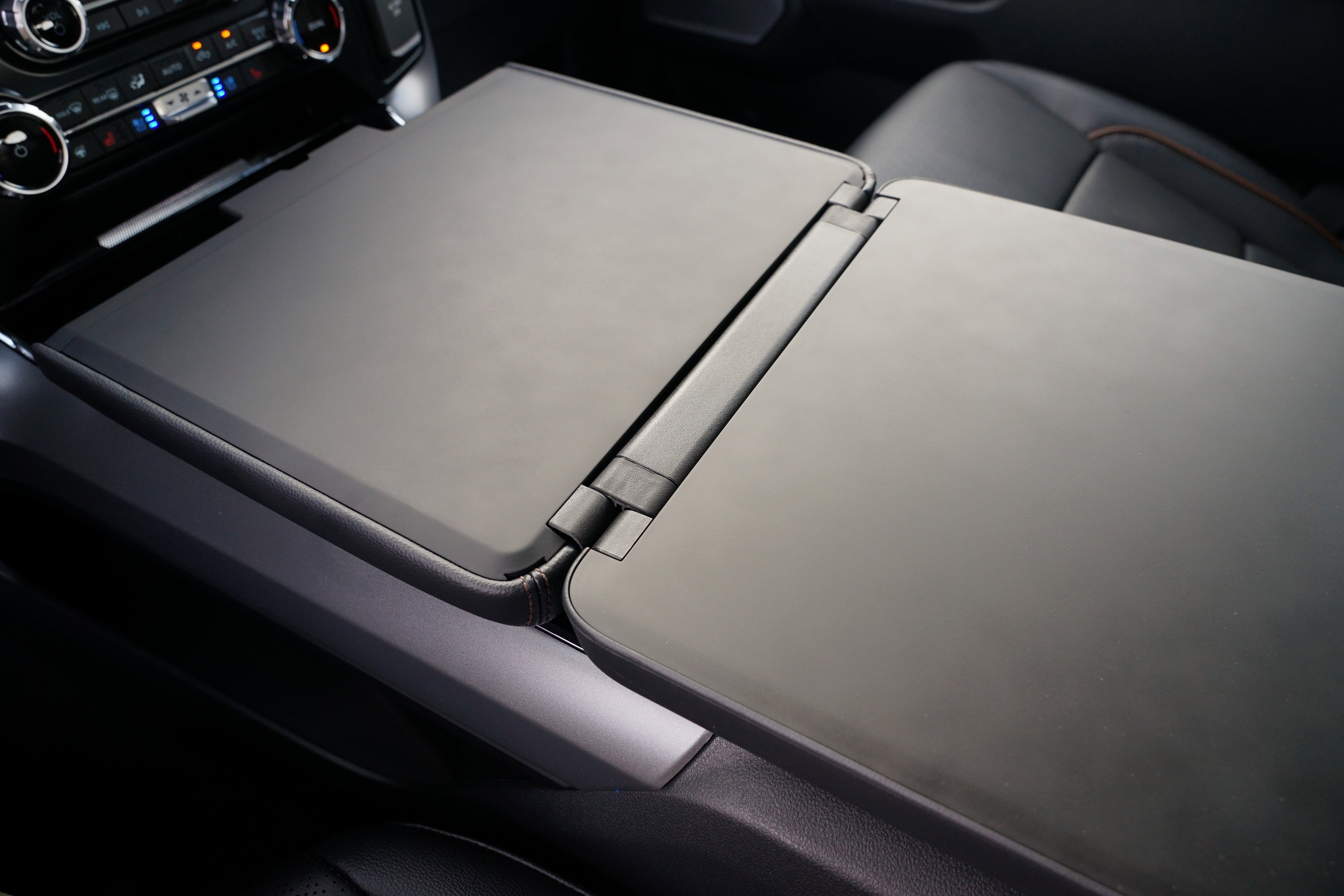 New 2025 Ford F150 Lariat w/ Equipment Group 502A High image 27