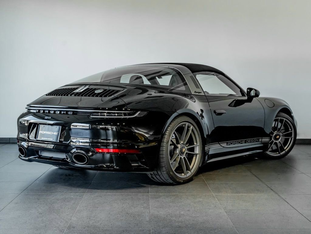 Certified 2022 Porsche 911 50th Anniversary Edition image 7