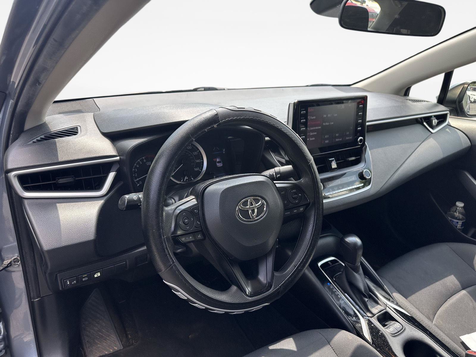 Used 2020 Toyota Corolla LE FWD image 11