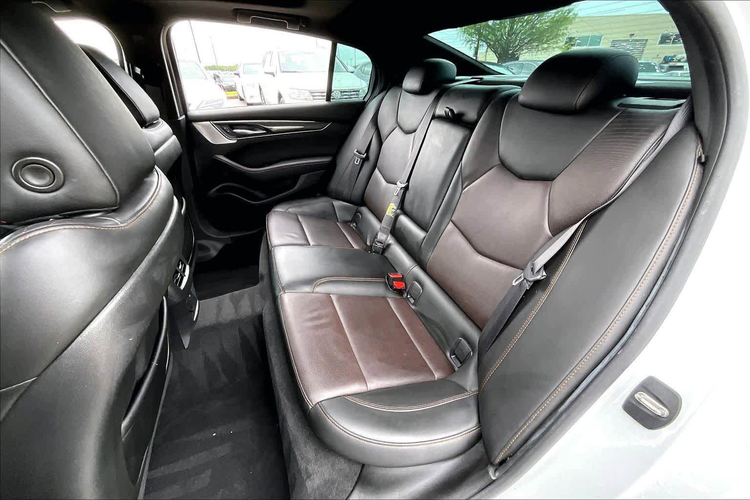 Used 2021 Cadillac CT5 V w/ Premium Package RWD image 19
