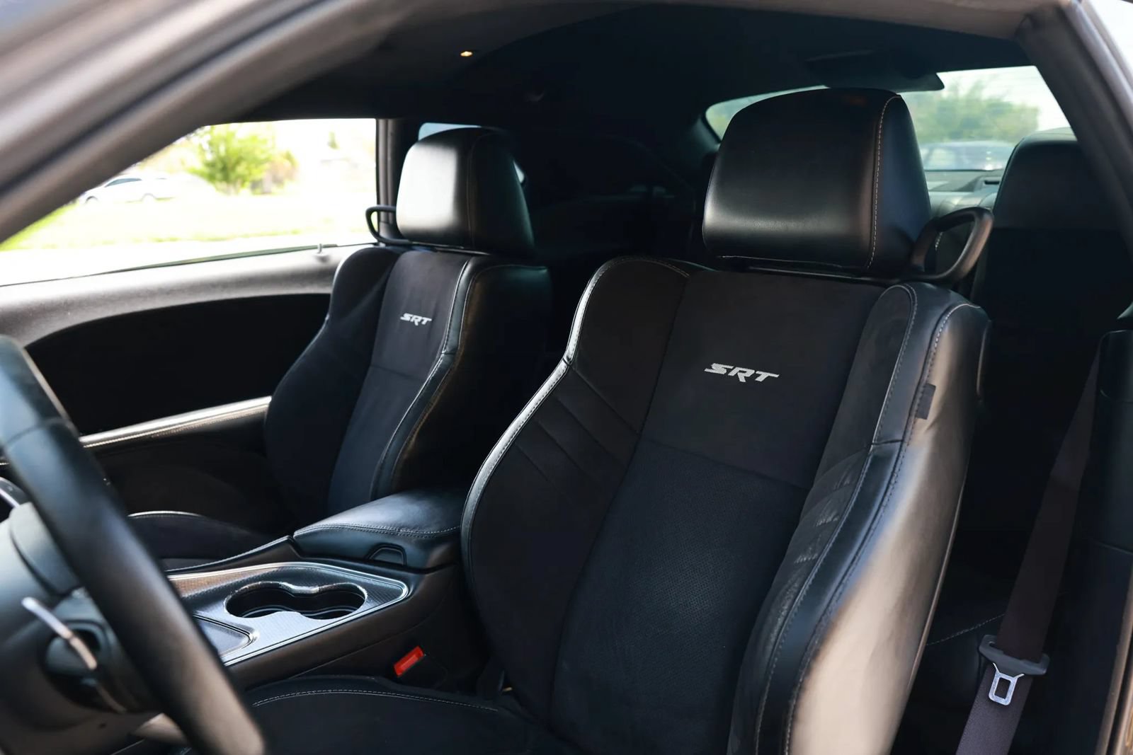 Used 2015 Dodge Challenger SRT Hellcat RWD image 17
