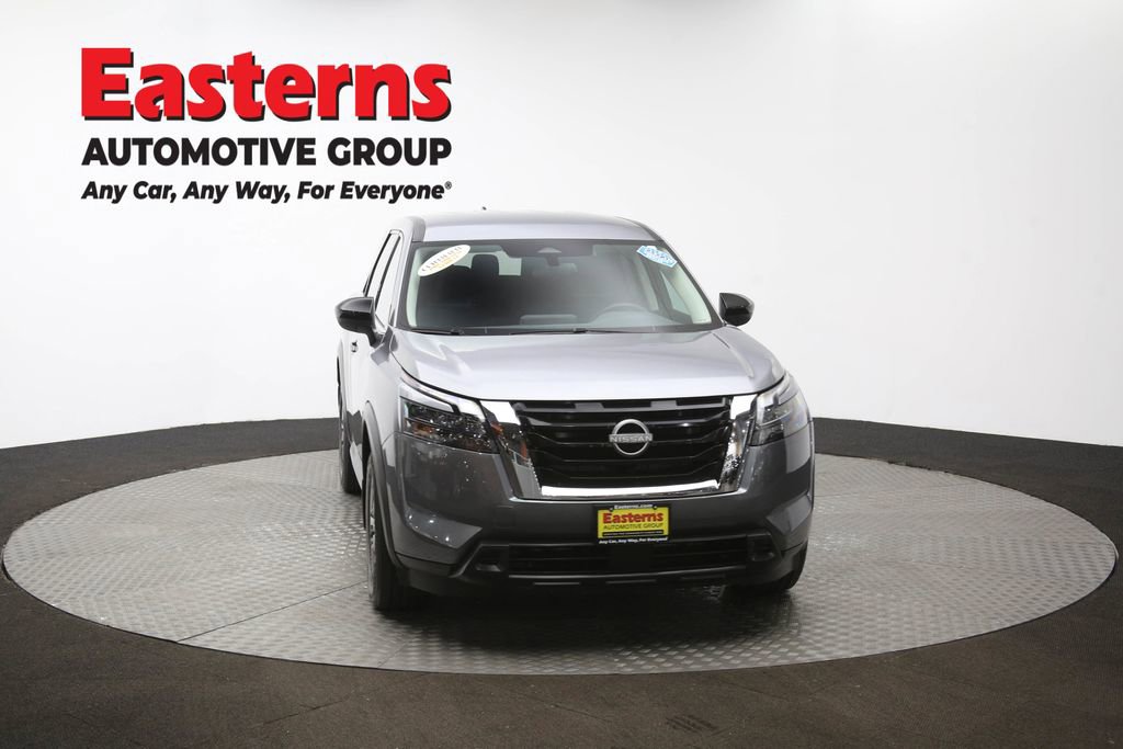 Used 2024 Nissan Pathfinder S image 51