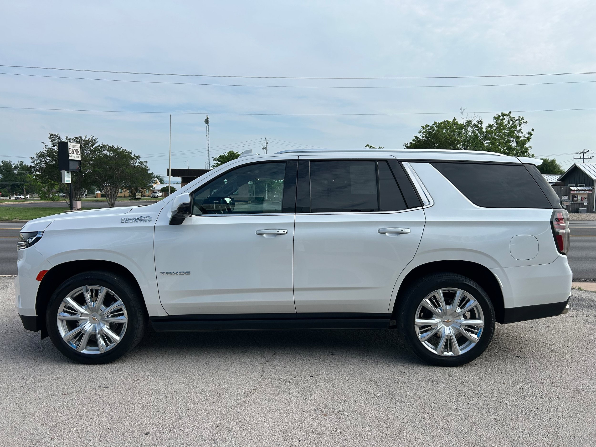 Used 2023 Chevrolet Tahoe High Country AWD/4WD image 4