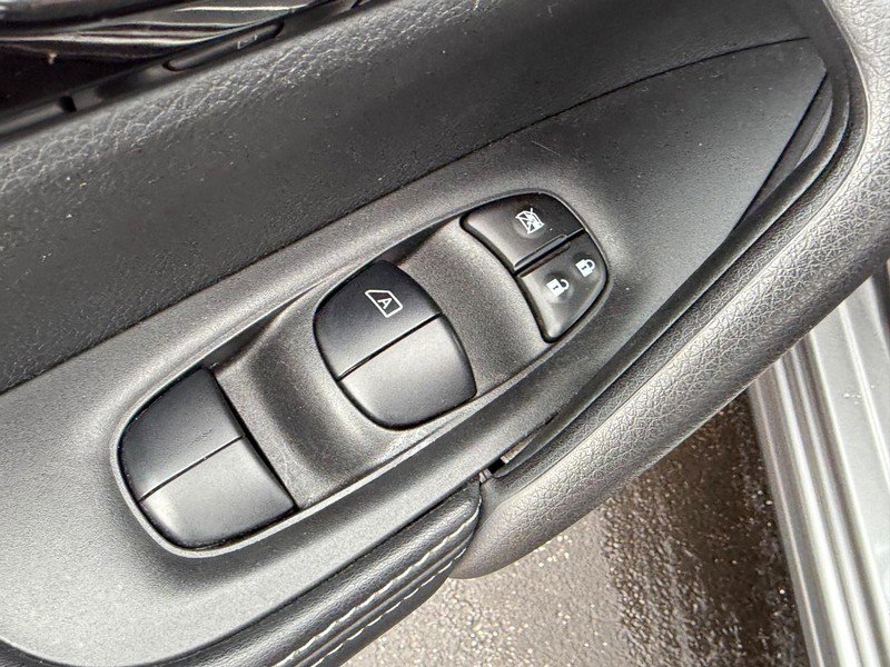 Used 2021 Nissan Rogue Sport SL w/ Premium Package image 16