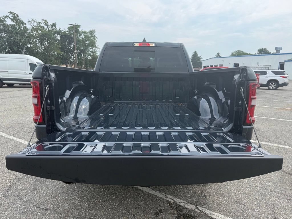 New 2026 RAM 1500 Express AWD/4WD image 11