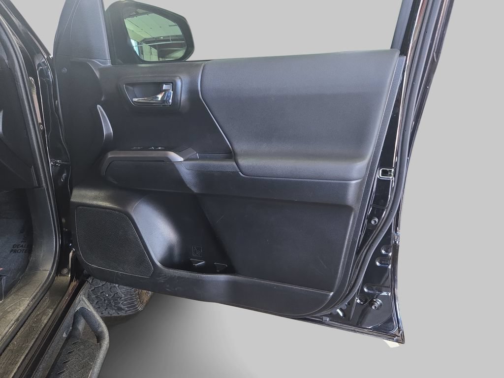 Used 2021 Toyota Tacoma 4x4 Double Cab image 12