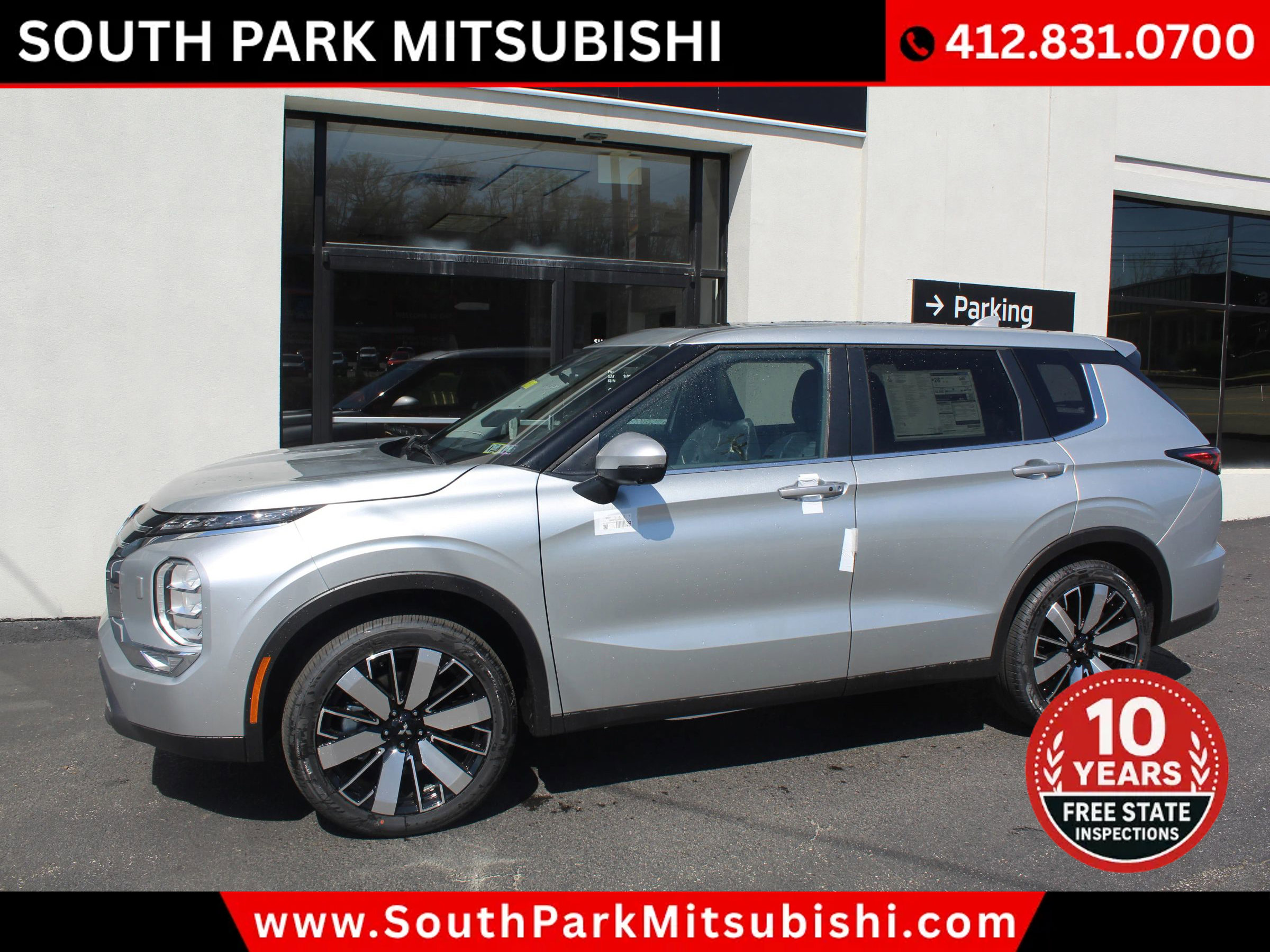 New 2025 Mitsubishi Outlander SE image 2