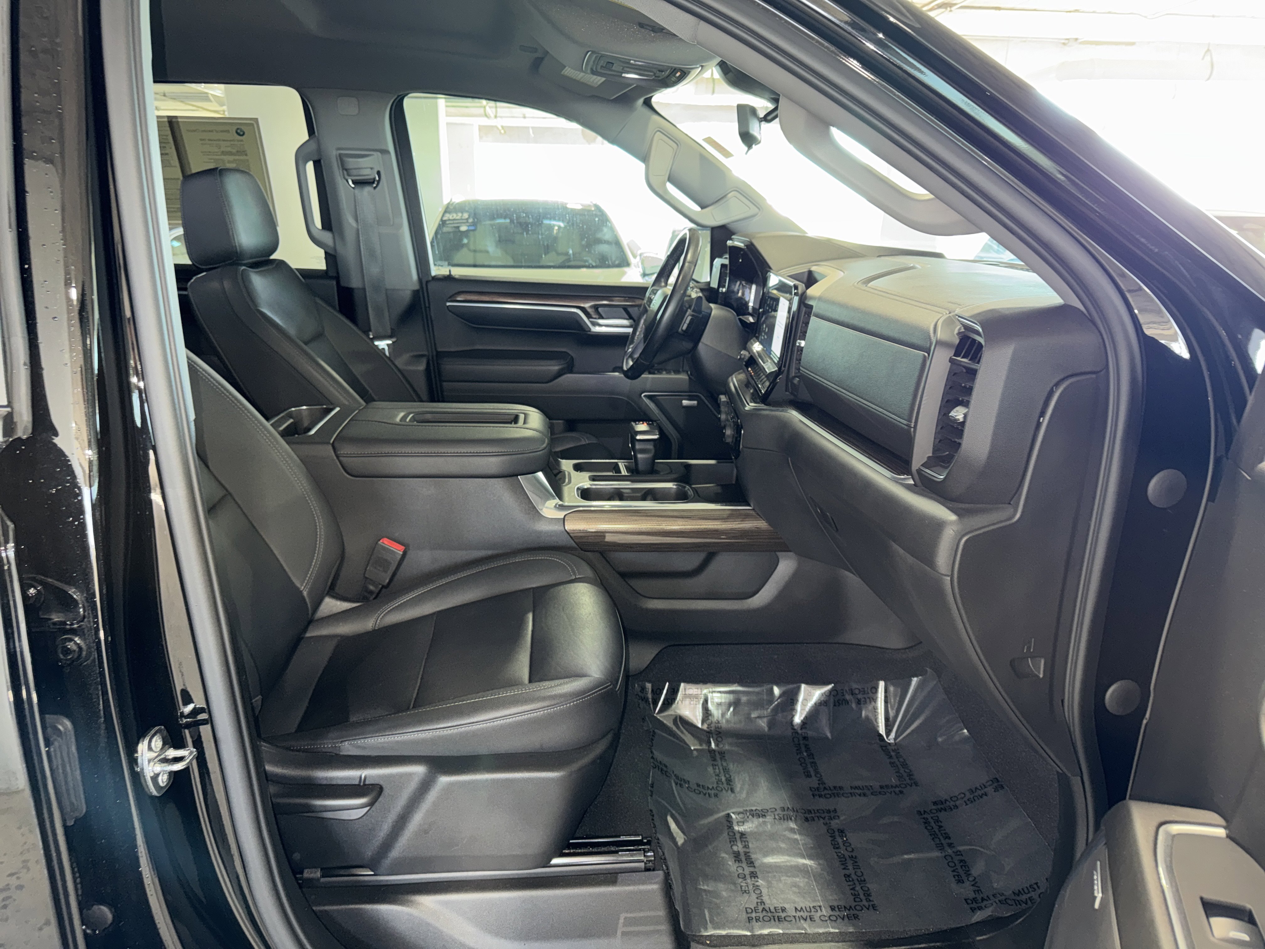 Used 2022 Chevrolet Silverado 1500 LT Trail Boss w/ LT Trail Boss Premium Package image 9