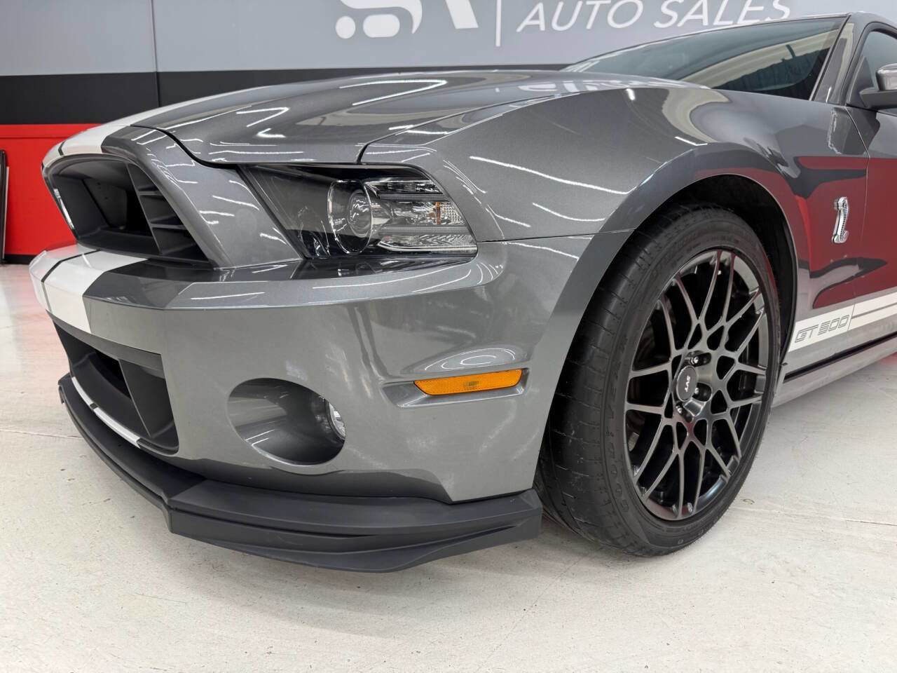 Used 2013 Ford Mustang Shelby GT500 RWD image 4
