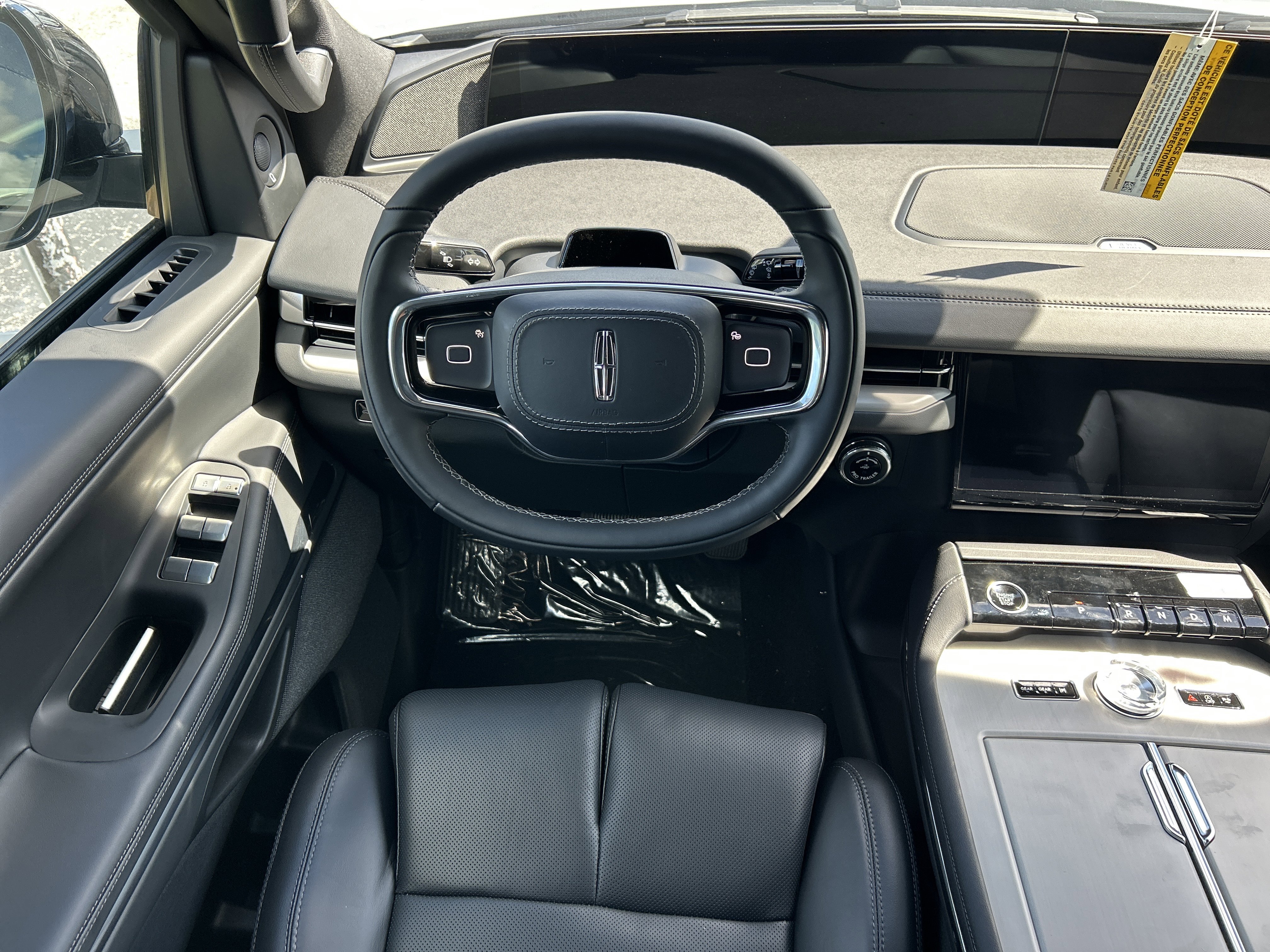 New 2025 Lincoln Navigator Reserve w/ Jet Appearance Package AWD/4WD image 10